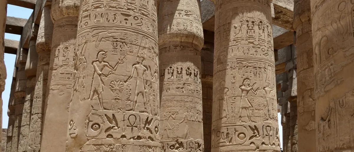 Conférences : “Les temples de Karnak : des fouilles au musée (Egypte)”, Les Midis de l’archéologie, Musée du Louvre, 4 mars 2024